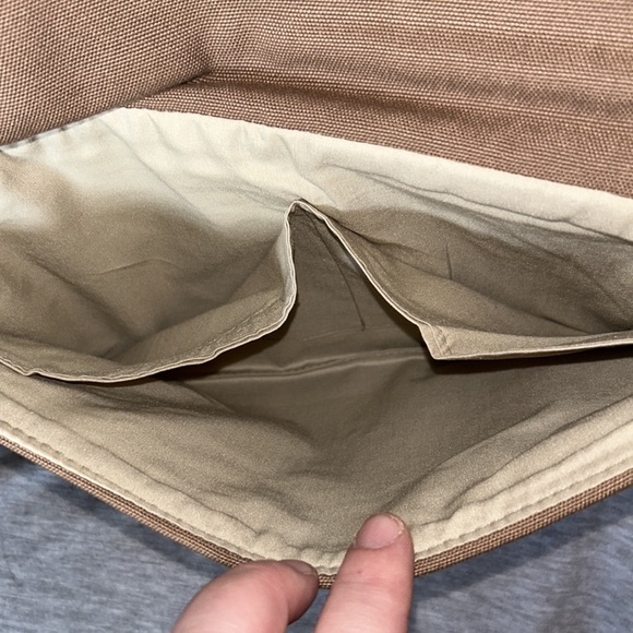 Two new, never used, fabric clutches by Mojo Spa, a Chicago-based salon. - Picture 4 of 9